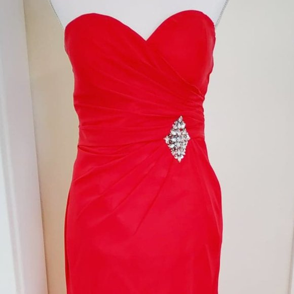 Stunning Cherry RED chiffon strapless evening Gown size 10. Beautiful Dress 👗. - Picture 4 of 17